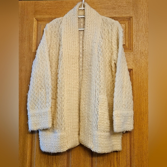 100% All Pure Wool Cardigan Beautiful Loop Knit - Picture 1 of 14
